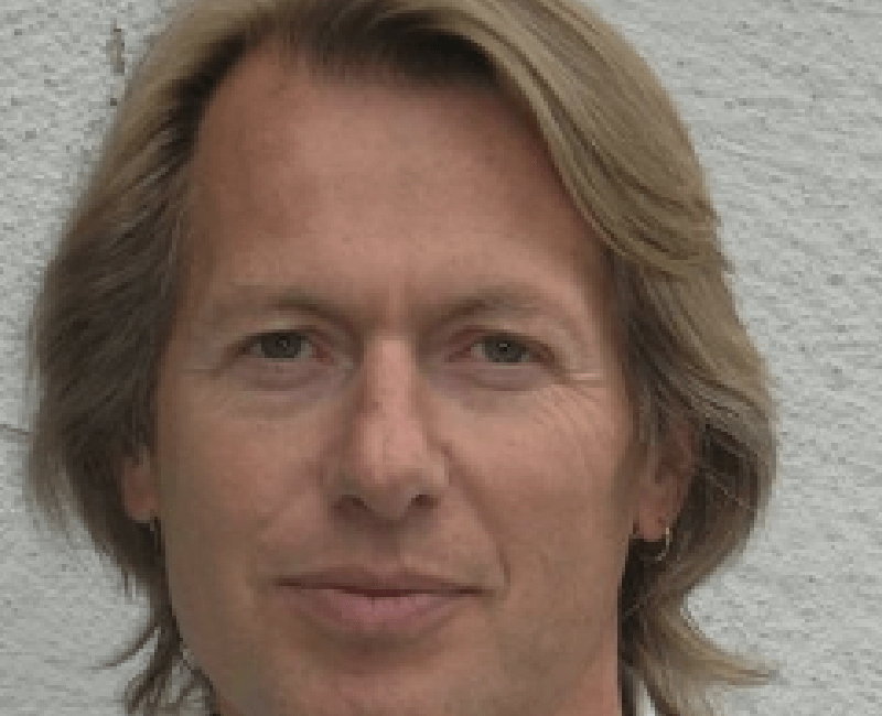 Jørgen Lorentzen, som har professorkompetanse i kjønnsforskning, er daglig leder av Stiftelsen Hedda og produsent i Integral film AS